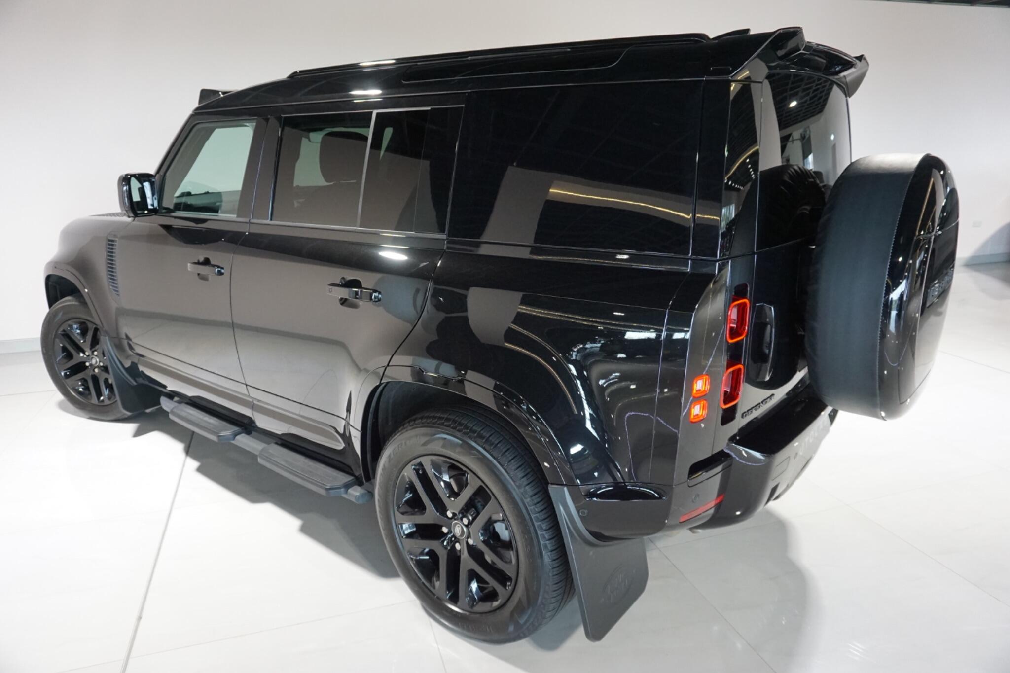 Land Rover Defender 110 3.0 D250 MHEV S Hard Top SUV 5dr Diesel Auto 4WD MWB Euro 6 (s/s) (250 ps)